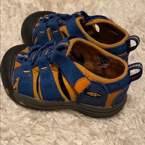 Toddler Keens Size 6